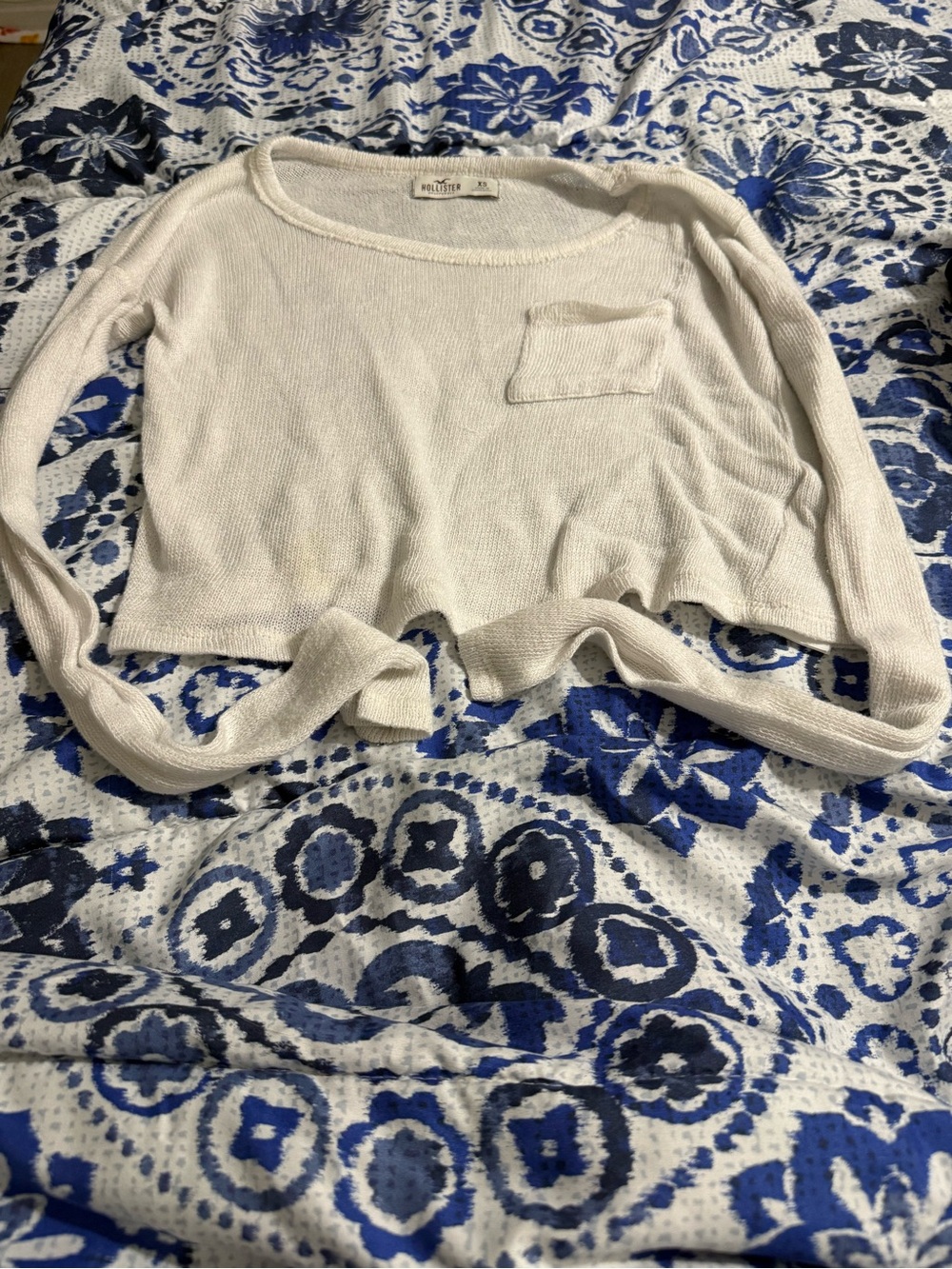 Hollister Cream Scoop Neck Lightweight Knit Cropped Sweater